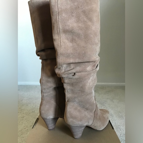 Antonio Melanie Sapphira Beige Suede Slouch Knee High Tall Boot W9 - Picture 8 of 16